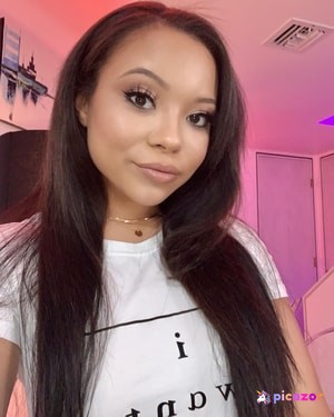 Adriana Maya N7