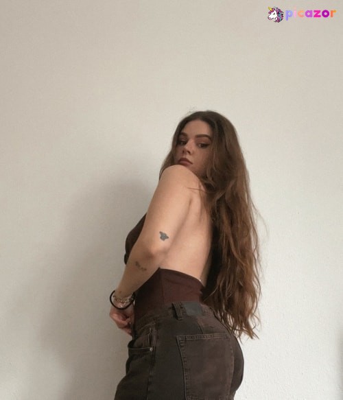 Emi Rhea - Image