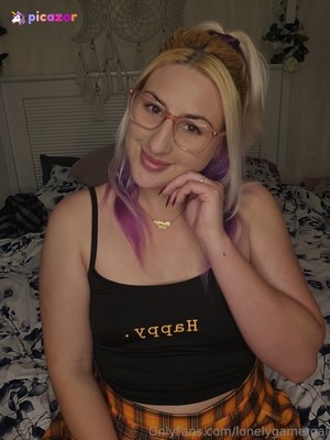 lonelygamergal photo #4 photo n 4