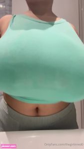 Thegirlinred0 - Thumb