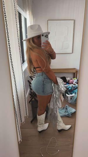 Mandy Sacs N81