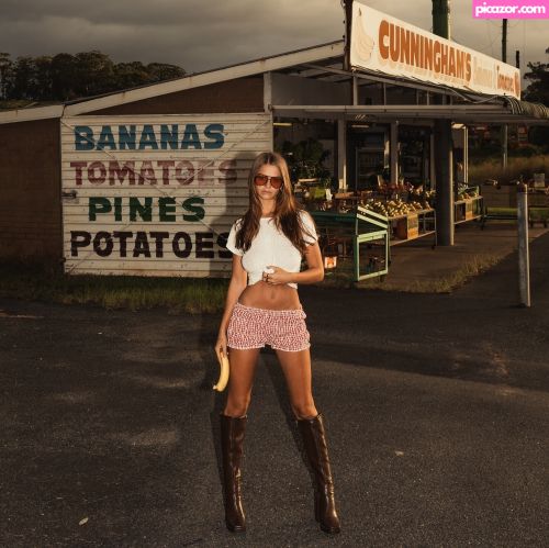 Chloe Campbell - Image