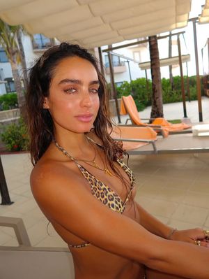 Sommer Ray N263