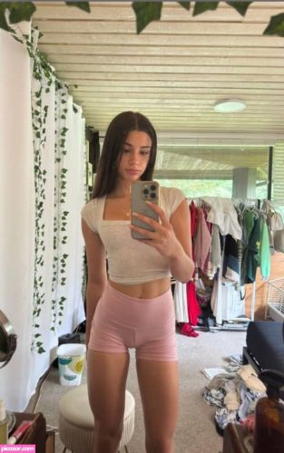 Mikayla Campinos - Image