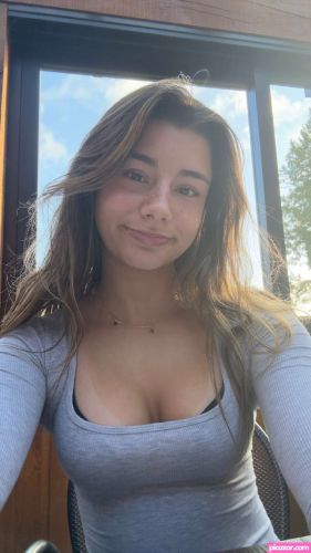 Mikayla Campinos - Image