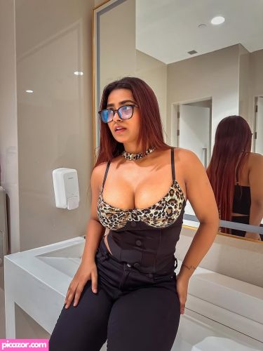 SUHANA KHAN - Image