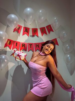 SUHANA KHAN N33