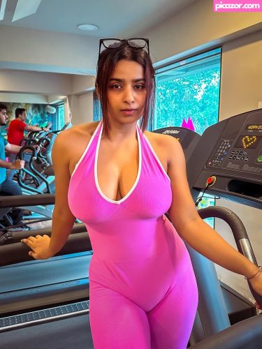 SUHANA KHAN - Image