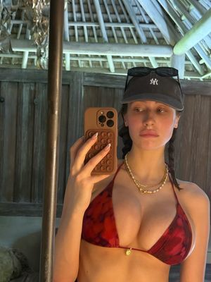 elsie-hewitt-1 photo #107 photo n 107