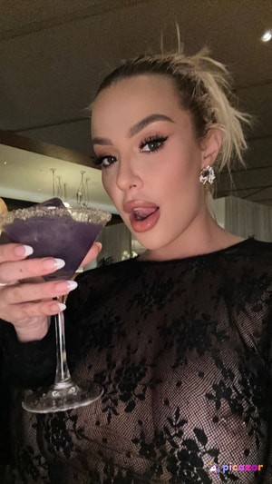 Tana Mongeau N38