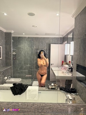 mia-khalifa photo #1685 photo n 1685