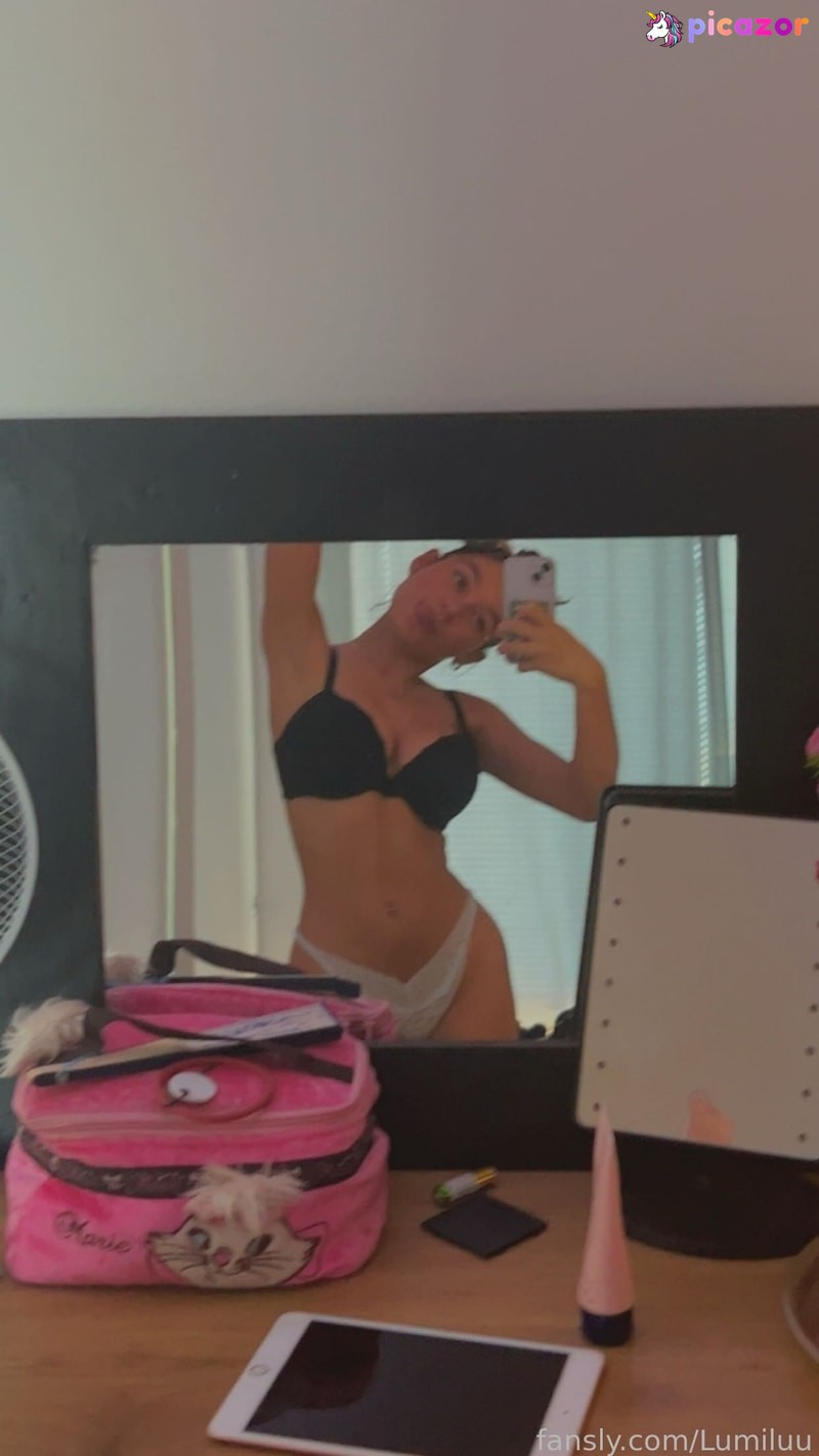 Emma_Embrace N22