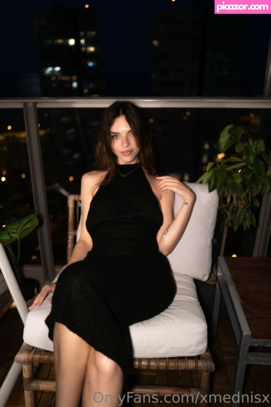 Vika Mednis N866