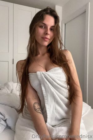 Vika Mednis N43