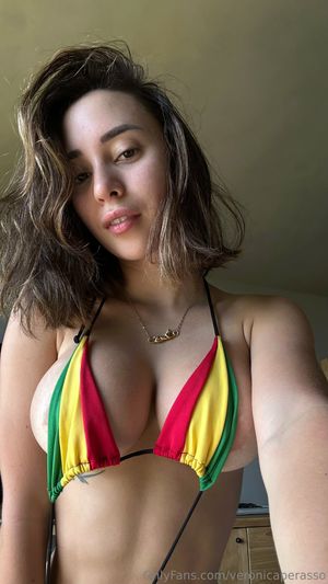 Veronica Perasso - Thumb