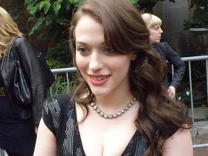 Kat Dennings N16