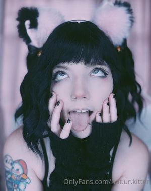 urkittenuwu  N35