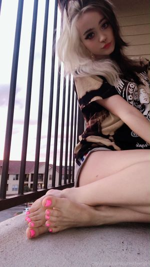 cutestfeetgirl-2 photo #3 photo n 3