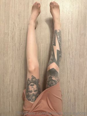 tattoos-legs-nylons-1 photo #98 photo n 98