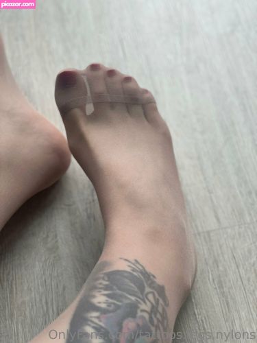 tattoos legs nylons - Image