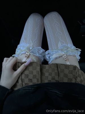 evija lace - Thumb