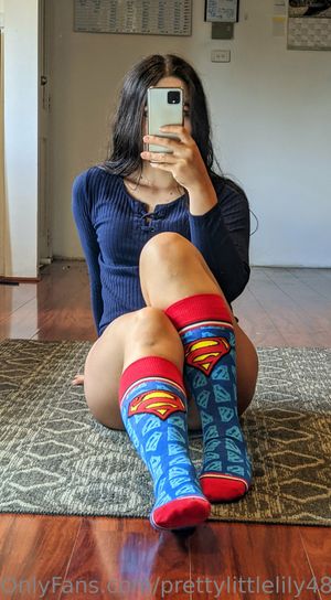 Prettylittlelily48  - Thumb
