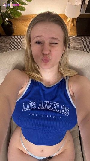 emilyhewell-1 photo #7 photo n 7