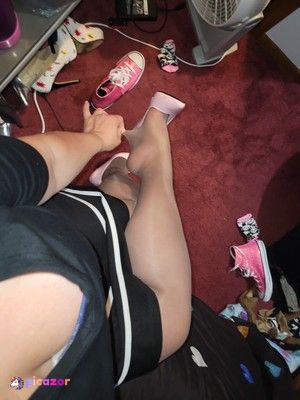 Nylonsandsocks - Thumb