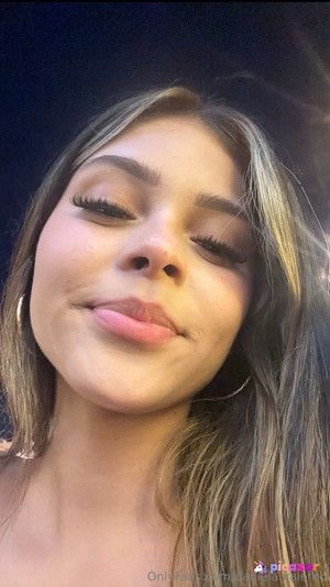 Daniela Valero - Thumb