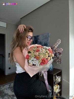 blondiiie_rose N9
