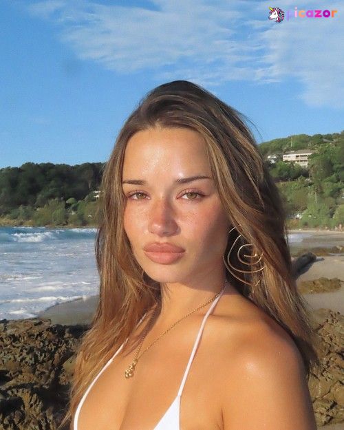 Isabelle Clarke - Image