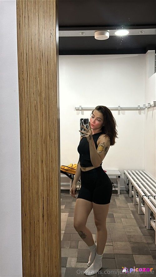 Julia Shine - Image