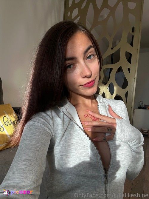 Julia Shine - Image