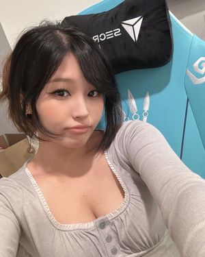 Kang Hee Yoon N51