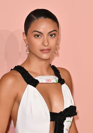 camila-mendes-1 photo #142 photo n 142