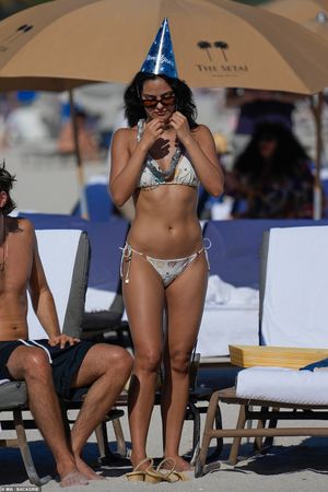 camila-mendes-1 photo #84 photo n 84