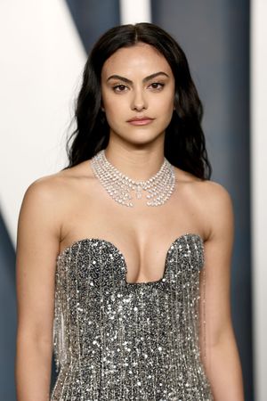 camila-mendes-1 photo #2 photo n 2