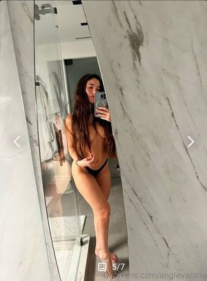 Angie Varona - Thumb