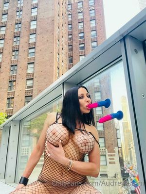 Audrey Bitoni N8