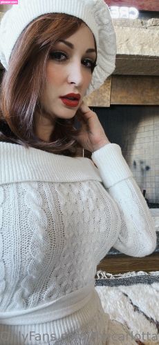 Carlotta Champagne  - Image