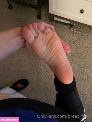 Brees_feet1 - Image