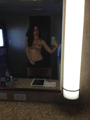 alison-brie-1 photo #15 photo n 15