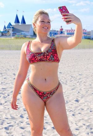 iskra-lawrence-1 photo #62 photo n 62