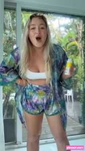 Iskra Lawrence N17