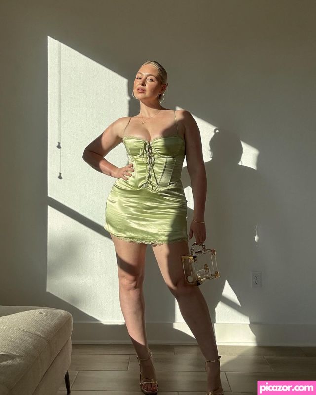 Iskra Lawrence N226