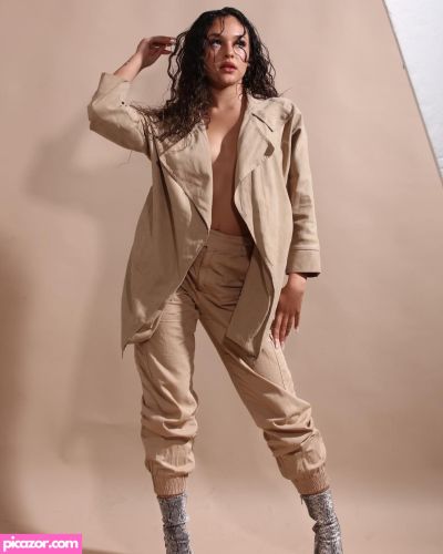 Kamilya Peer Levi - Image