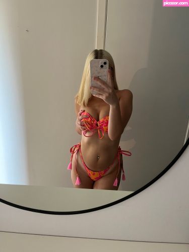 HottieJennifer  - Image