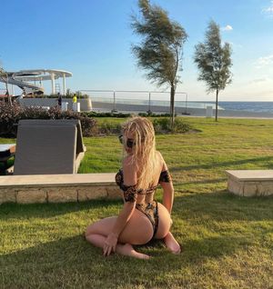 Dasha Mazay - Thumb
