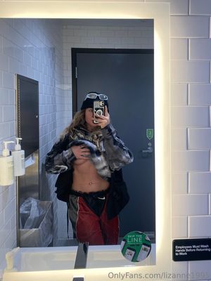 lizanne1995  - Thumb