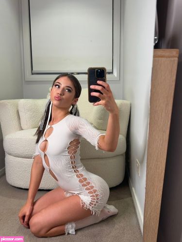 Tahlee Royal  - Image